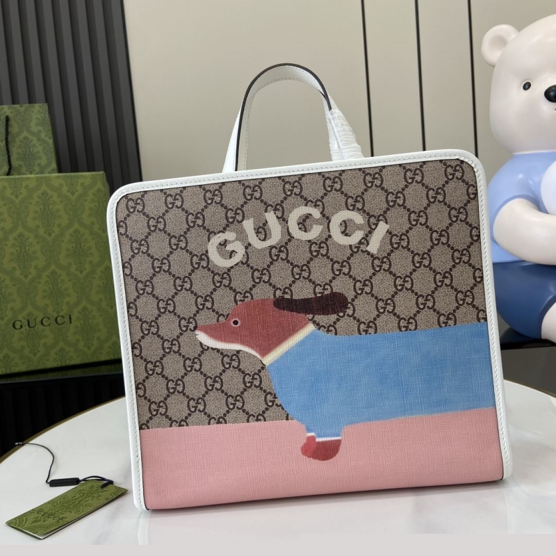 G*u*i shopping bags